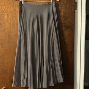 Pleated skirt